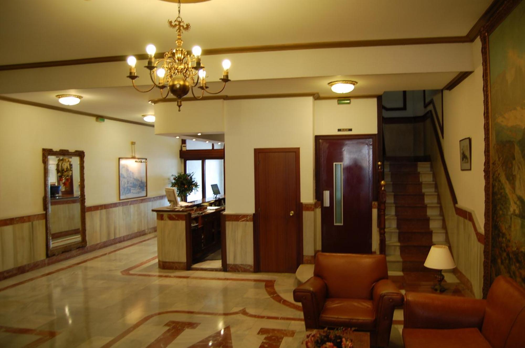 Hotel Marina Victoria Algeciras Bagian luar foto