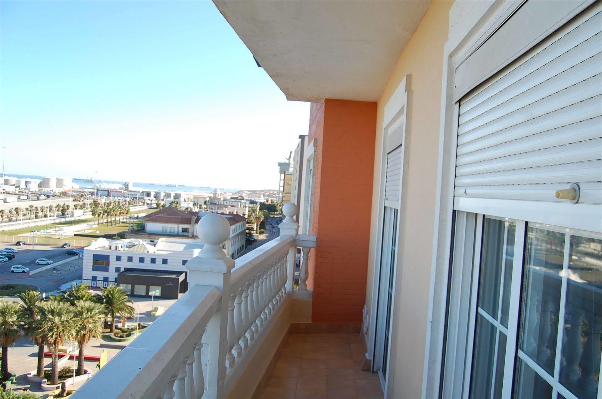 Hotel Marina Victoria Algeciras Bagian luar foto